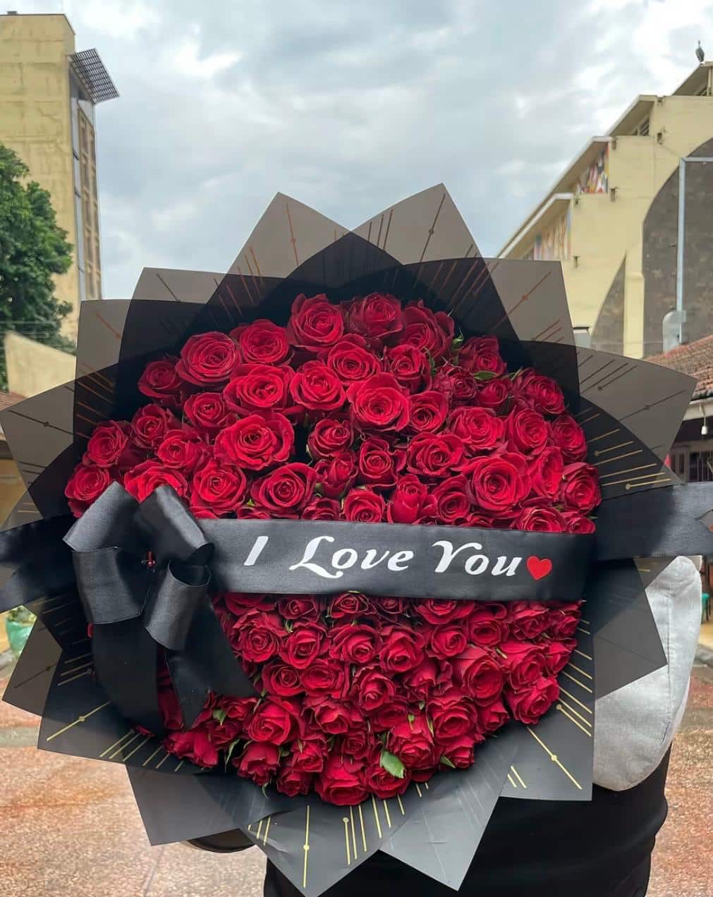 Luxury Red Roses Bouquet with I Love You Ribbon
